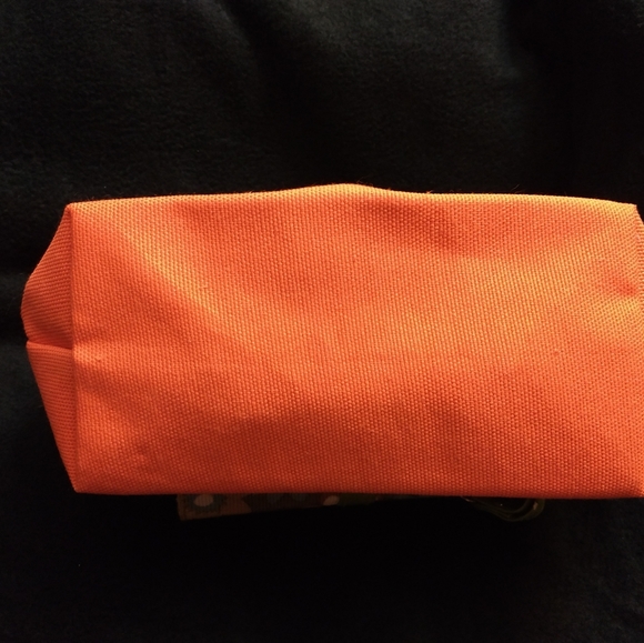 💚$5 or 3/$10 NWOT Cosmetic bag - Picture 4 of 8